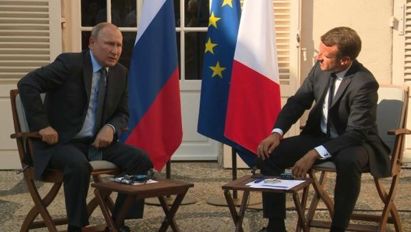 法国总统马克龙与俄罗斯总统普京就当下危机展开会谈